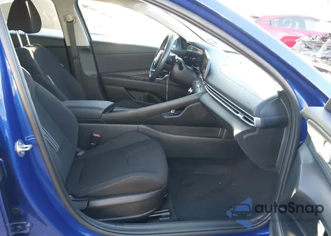 2024 Hyundai Elantra Sel z USA, uszkodzony, nr VIN KMHLS4DG0RU704237